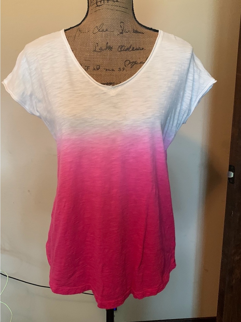 Liz Claiborne White to Hot Pink Ombre V-Neck Tee